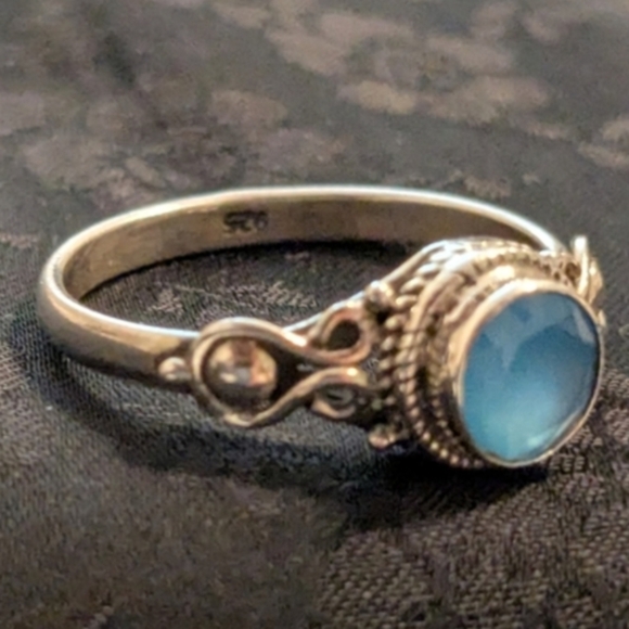 🆕 Artisan Solid 925 Sterling Silver Ring Genuine Blue Chalcedony Ring Size 9 - Picture 3 of 8
